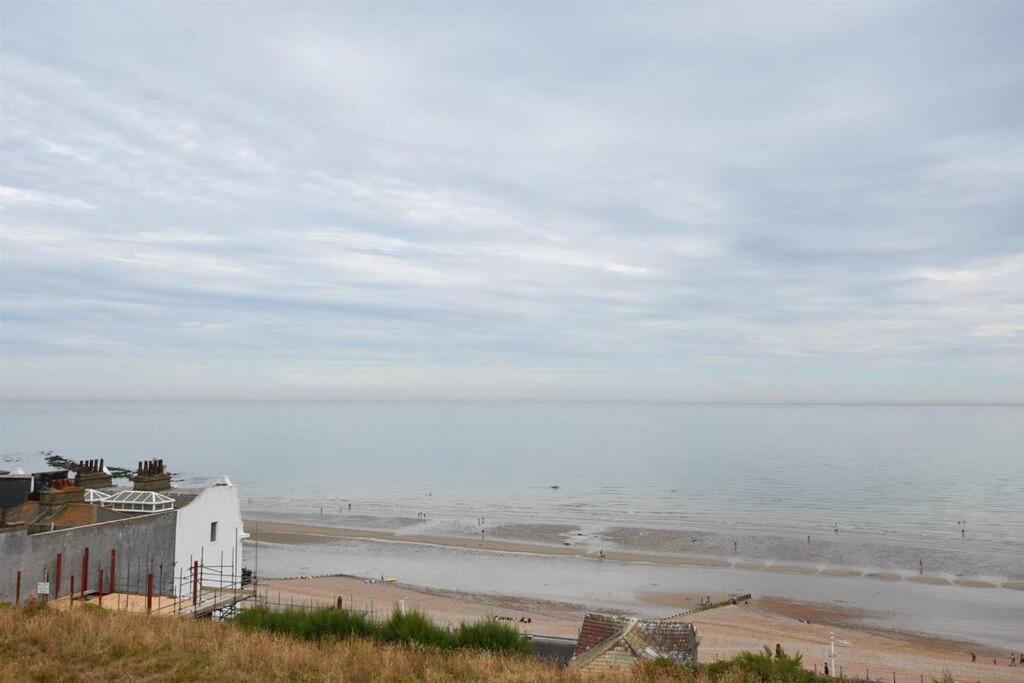 Appartement Vive Sea View Getaway à Hastings Extérieur photo